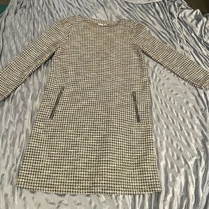 Black and white Gap tweed dress with a 3/4 sleeve.